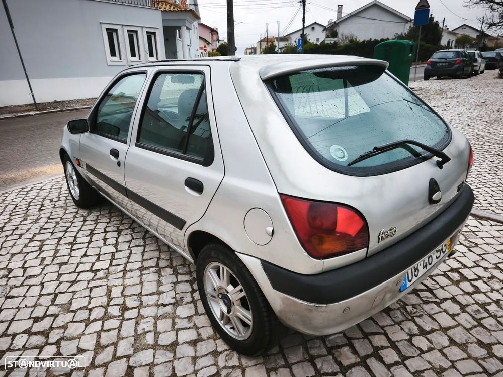 Ford Fiesta 1.8 TDdi Techno - 4