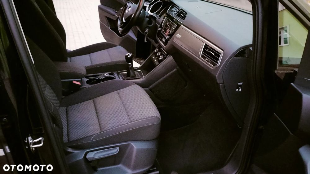 Volkswagen Touran - 15
