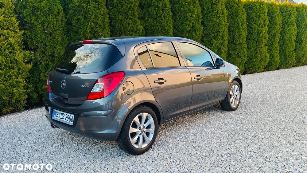 Opel Corsa 1.2 16V Cosmo - 4