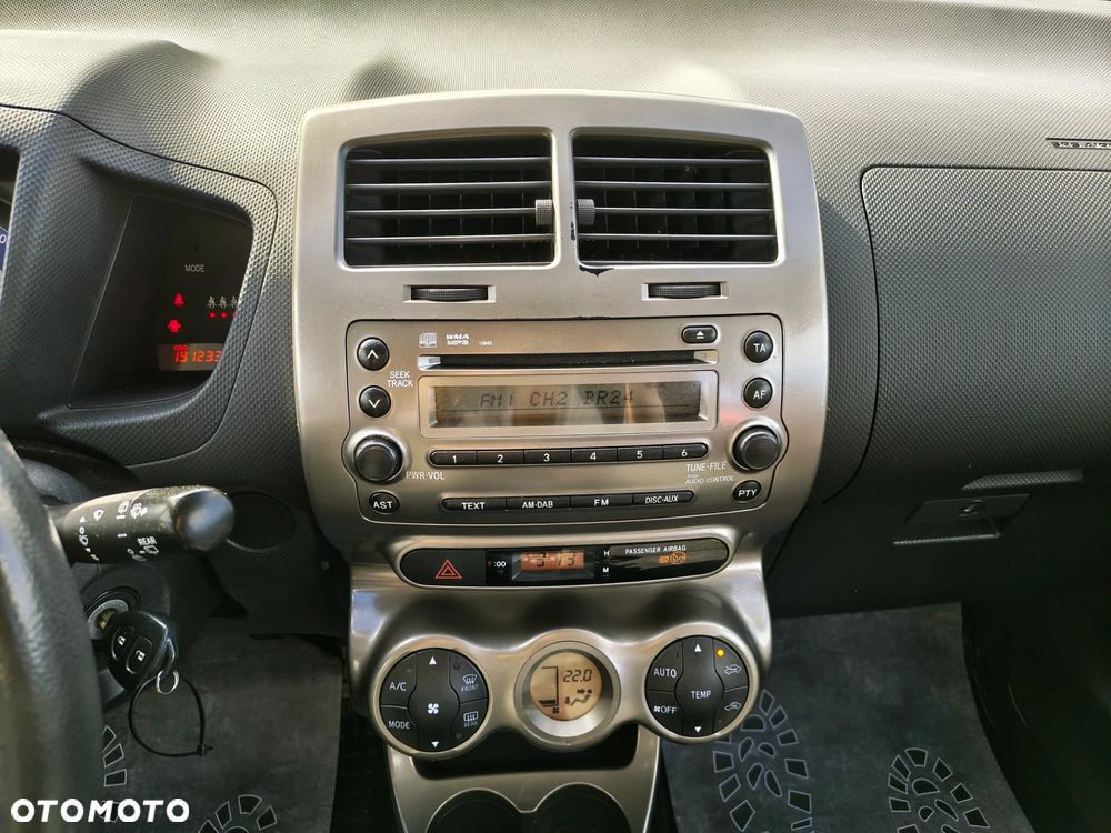 Toyota Urban Cruiser 1.4 D-4D 4x4 - 24