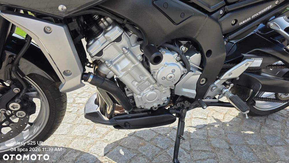 Yamaha FZR - 12