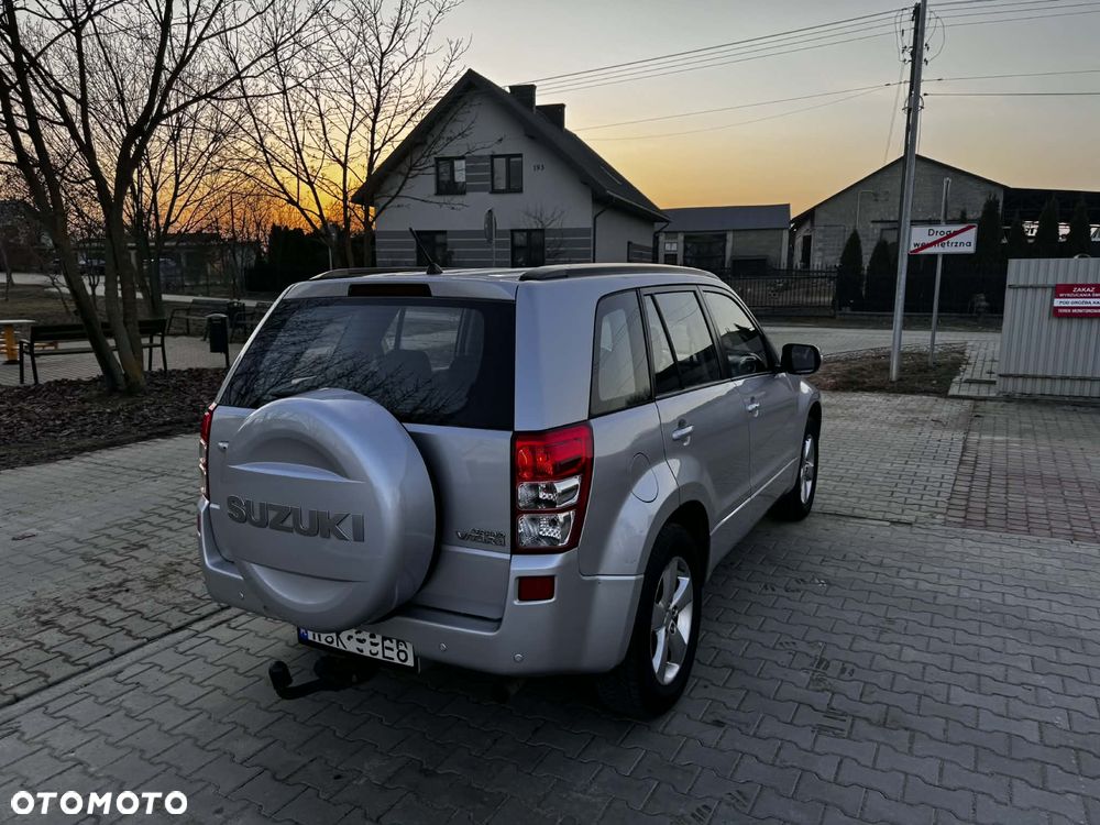 Suzuki Grand Vitara 2.4 Automatik Comfort - 2