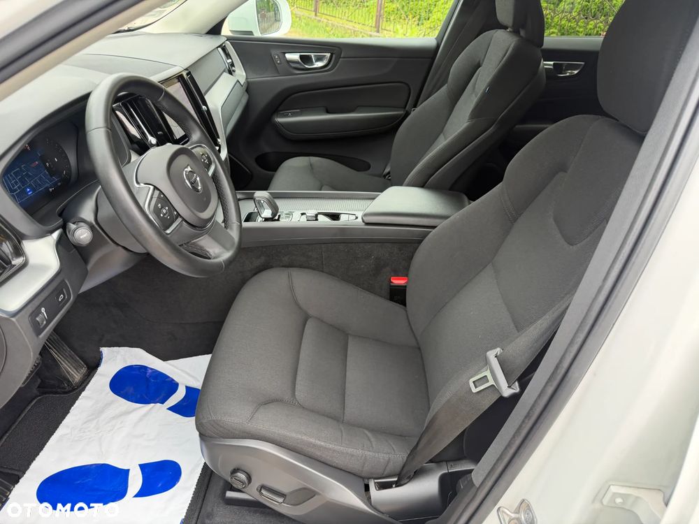 Volvo XC 60 B4 B Momentum Pro - 10
