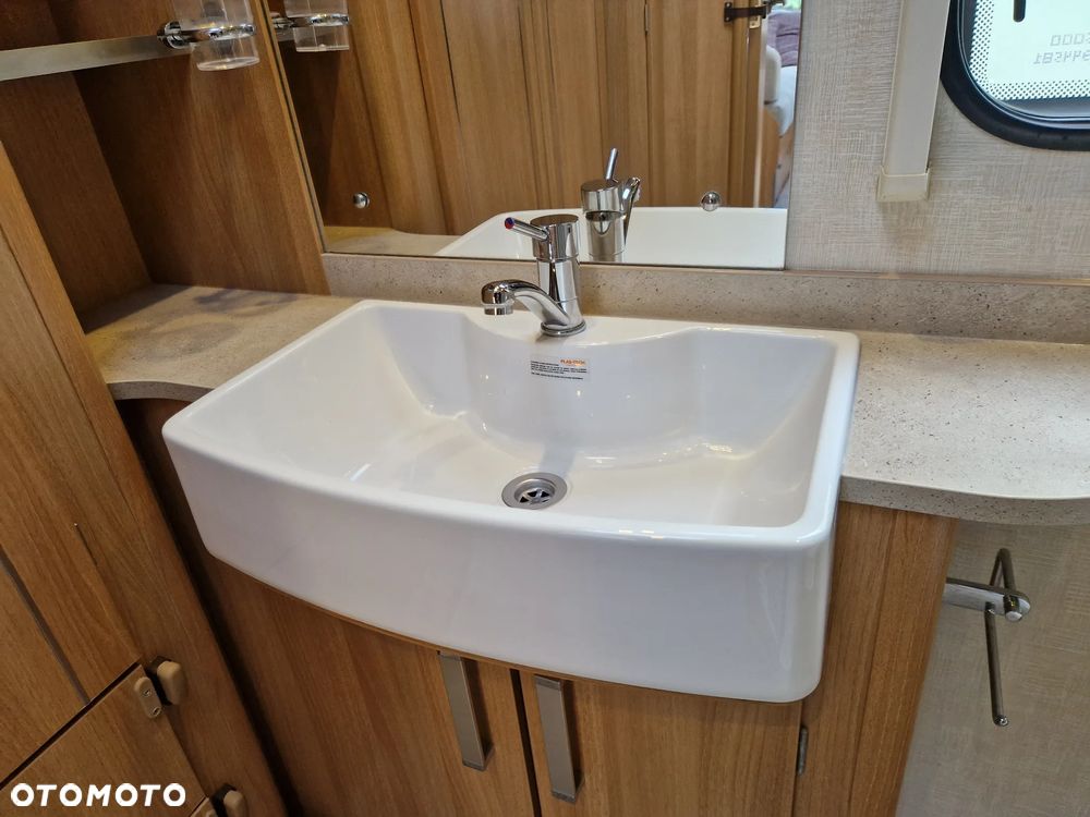 Coachman VIP - 16