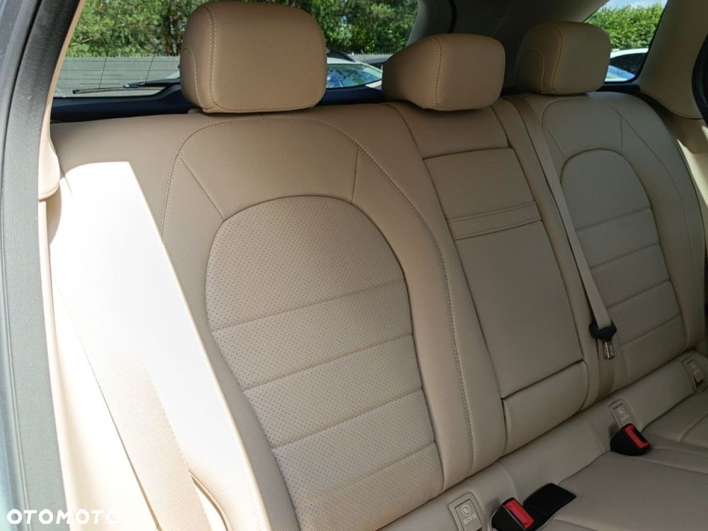 Mercedes-Benz GLC - 25