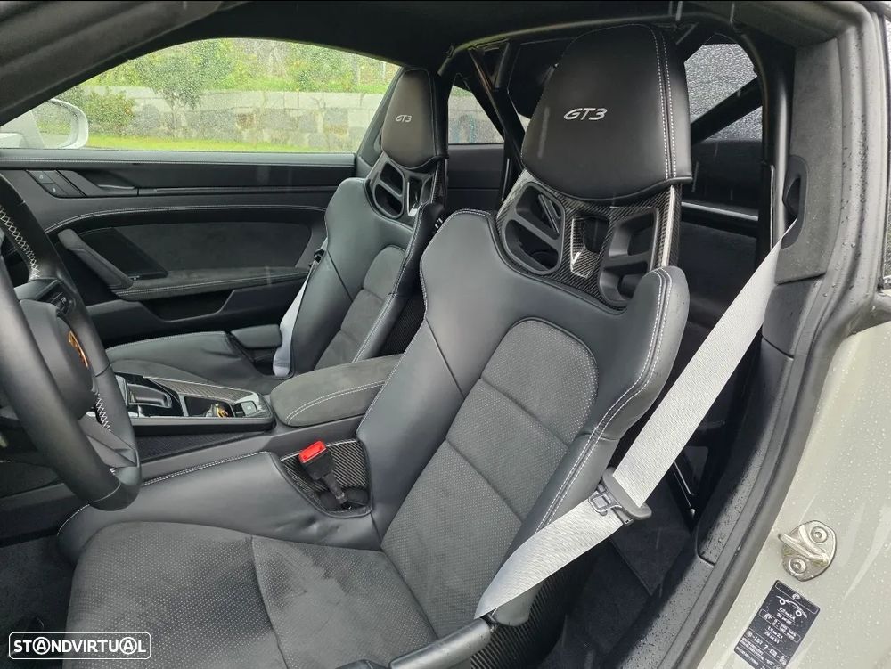 Porsche 911 (992) - 13