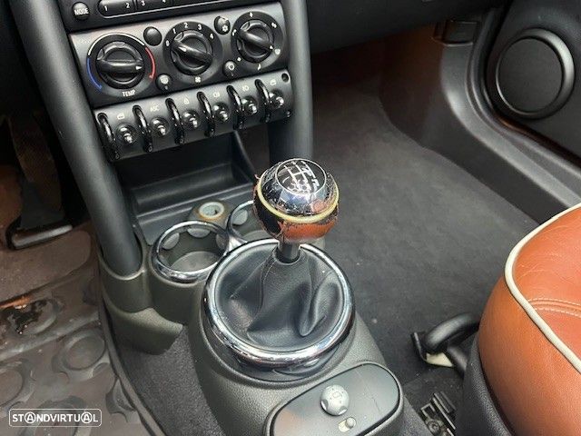 MINI Cabrio One Sidewalk - 21