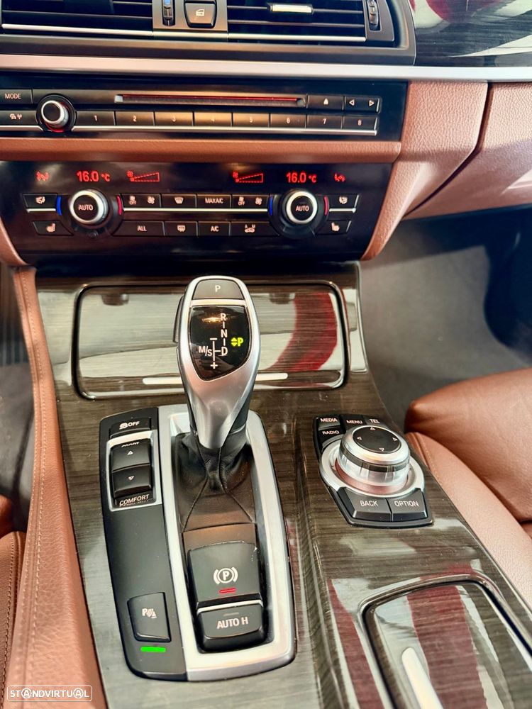 BMW 520 d Line Luxury Auto - 29