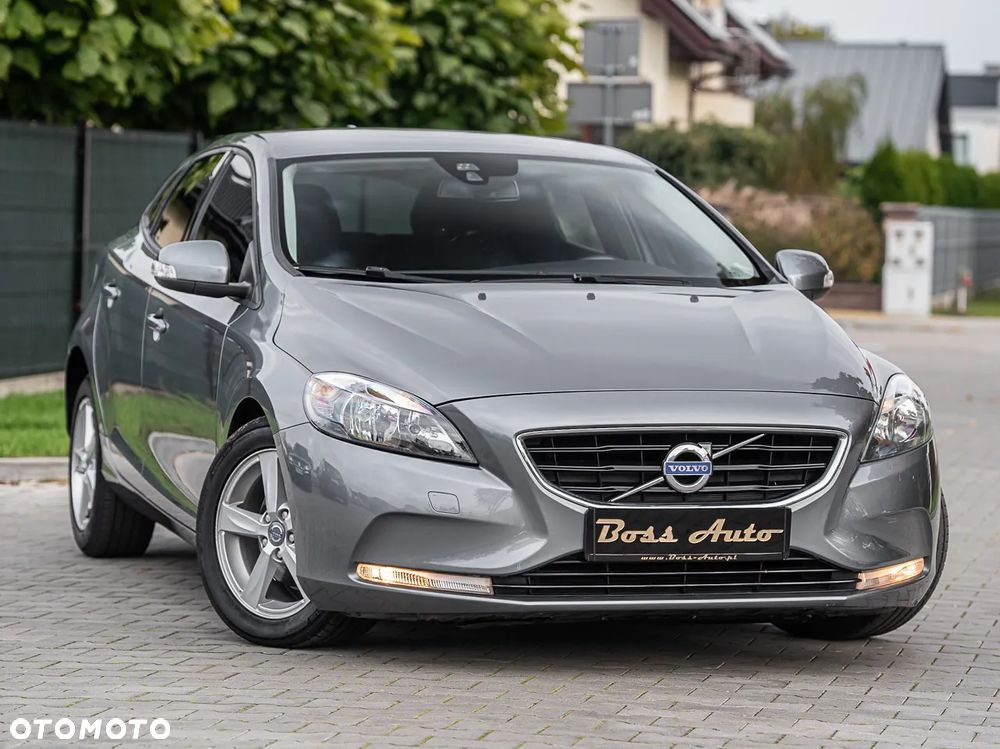 Volvo V40 D2 Momentum - 1
