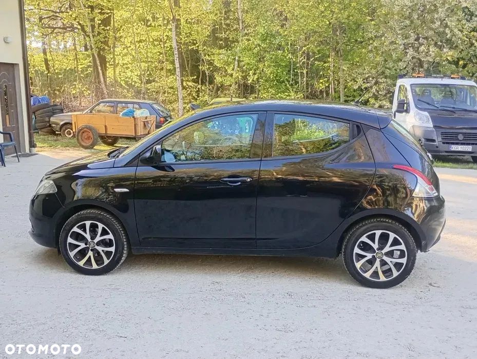 Lancia Ypsilon 1.2 8V Gold - 6