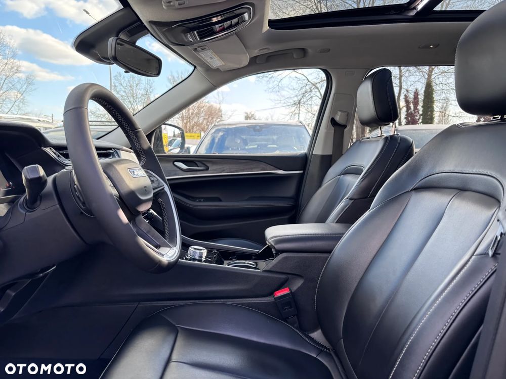 Jeep Grand Cherokee - 17