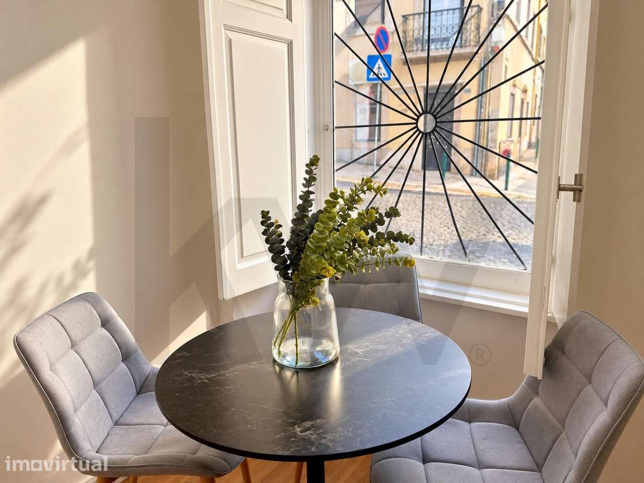 Apartamento T2 Renovado com Terraço de 20 m2 | Penha de França | Lisbo - Grande imagem: 2/18