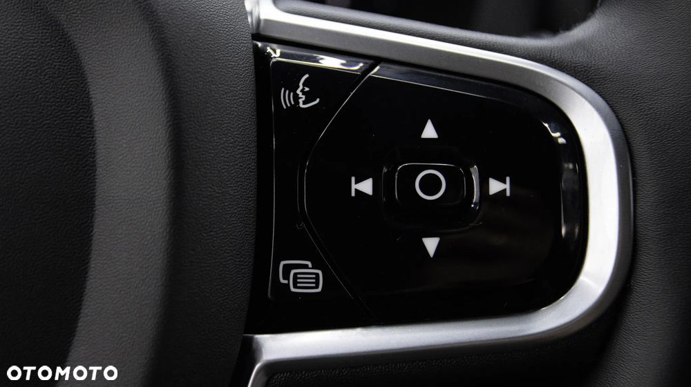Volvo XC 60 B5 D AWD R-Design - 21