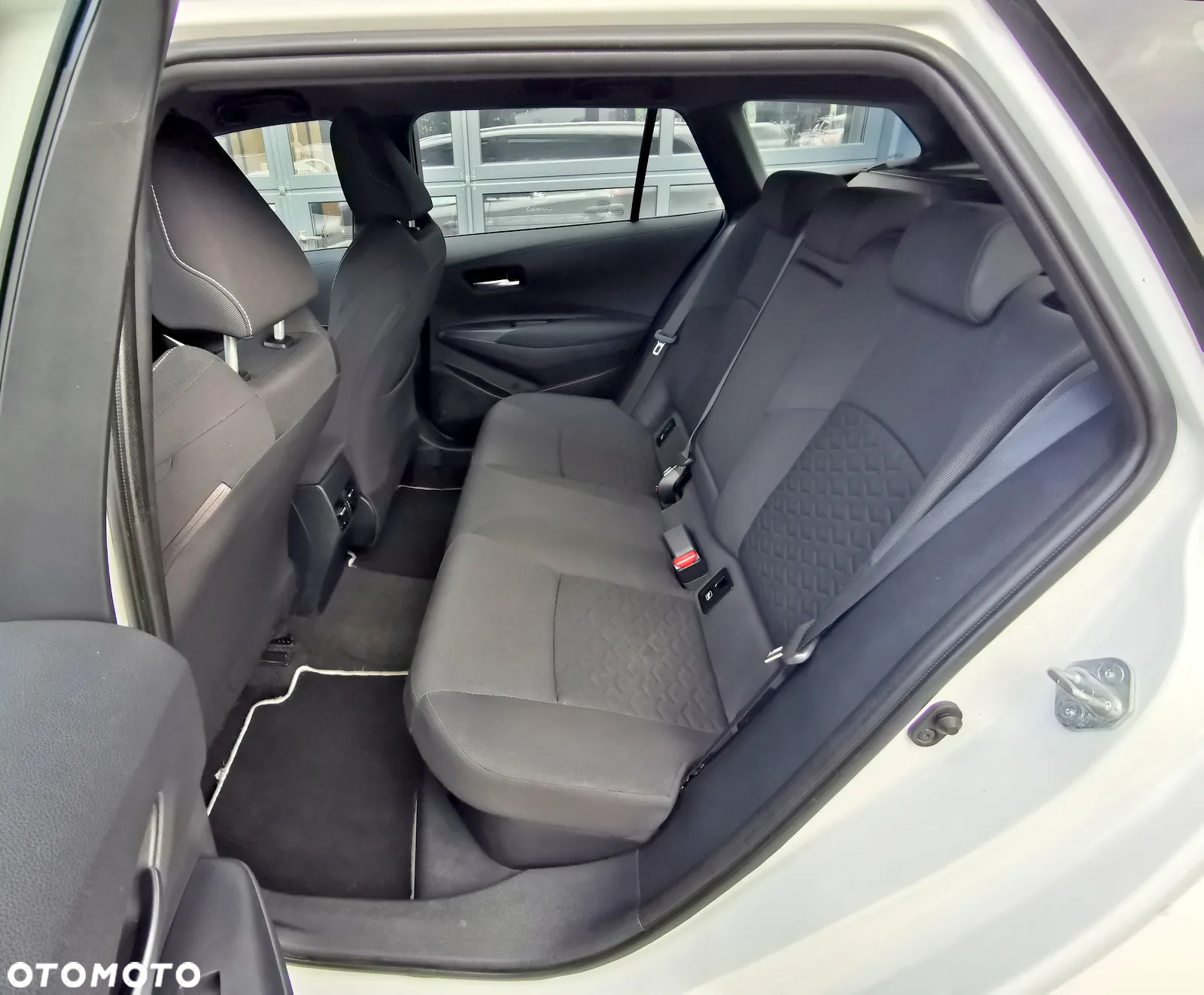 Toyota Corolla 1.8 Hybrid Comfort - 6