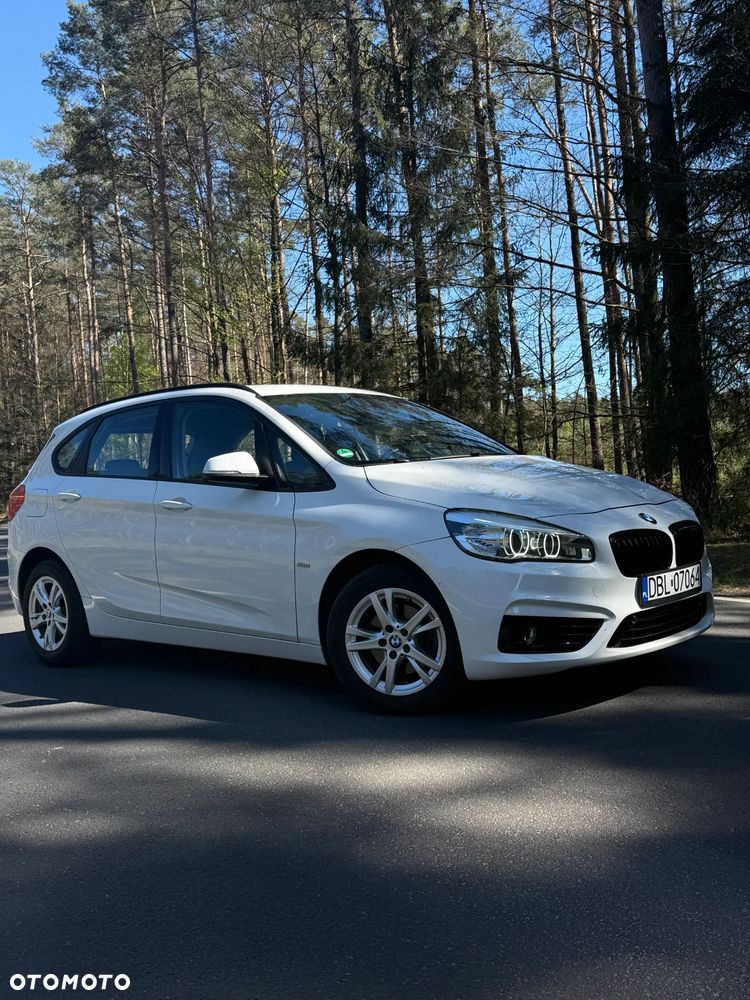 BMW Seria 2 218d - 5