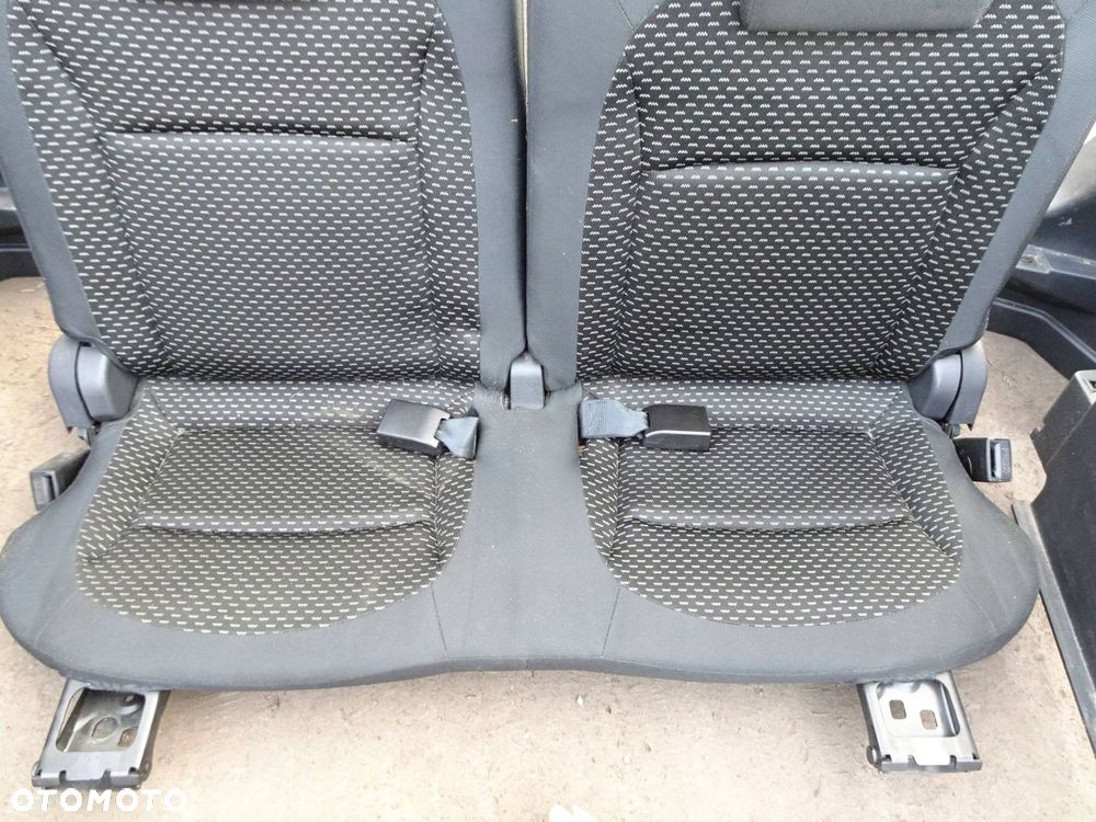 fotele trzeciego rzędu plastiki nissan qashqai j10 +2 06-13 r. - 6