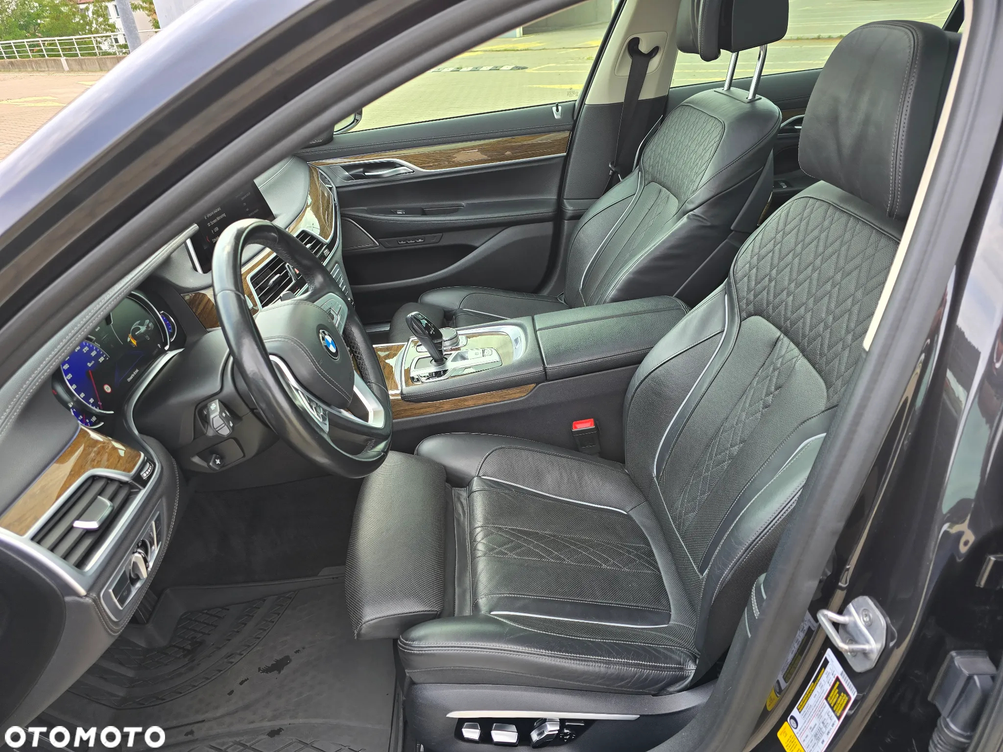 BMW Seria 7 740Li - 15