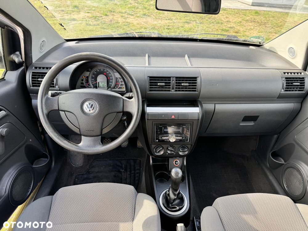Volkswagen Fox - 18