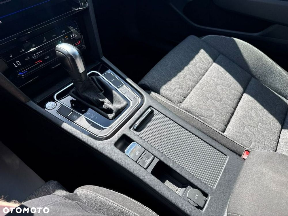 Volkswagen Passat - 32