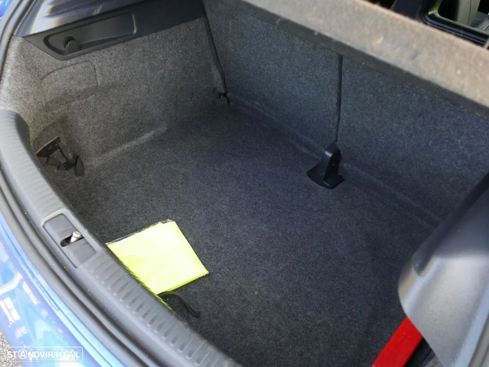 VW Scirocco 2.0 TDI Sport - 11