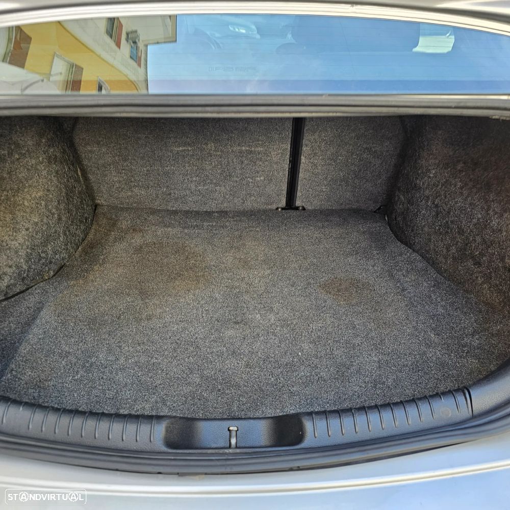 Ford Mondeo 2.0 TDCI Trend - 24