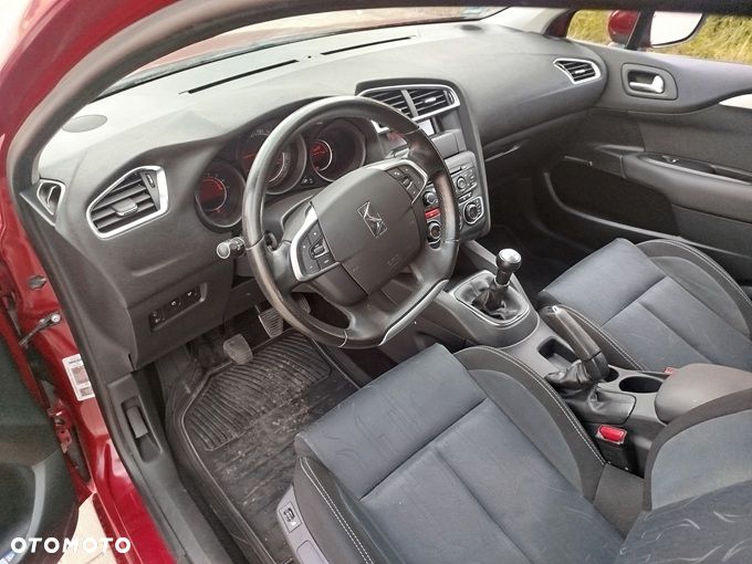 Citroën C4 VTi 120 90 Jahre - 7