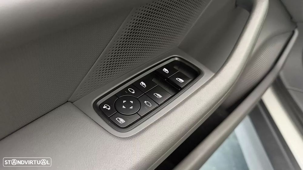 Porsche Taycan Sport Turismo Standard - 11