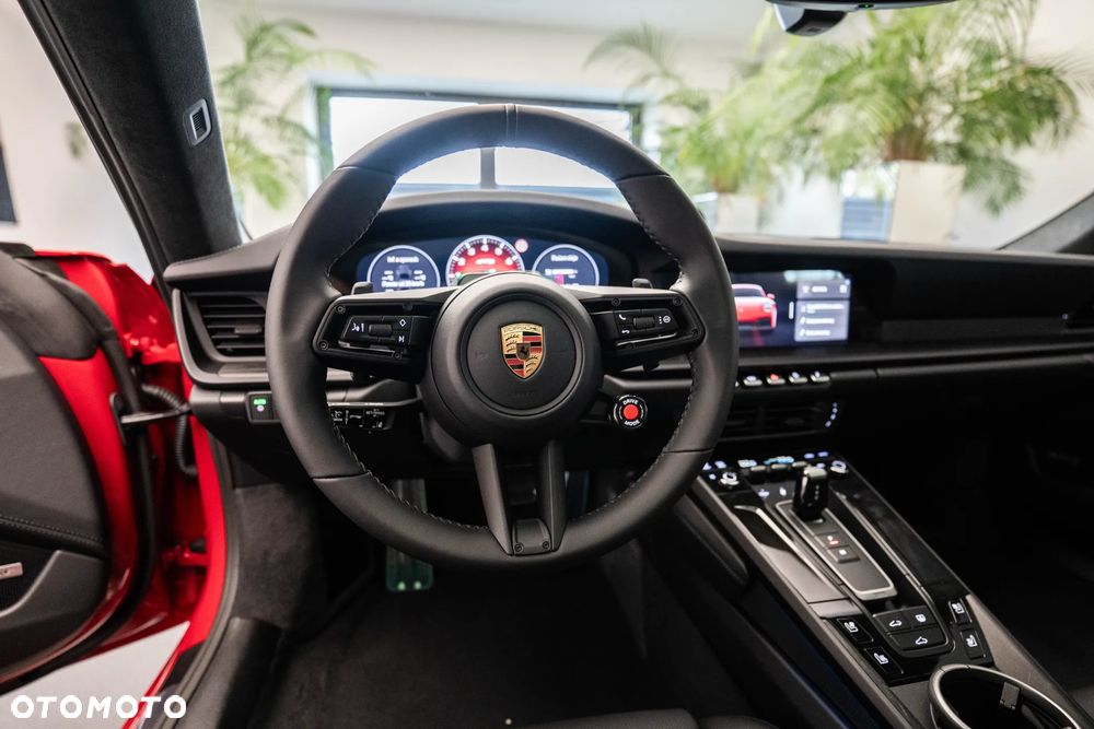 Porsche 911 Carrera T-Hybrid 4 GTS - 17