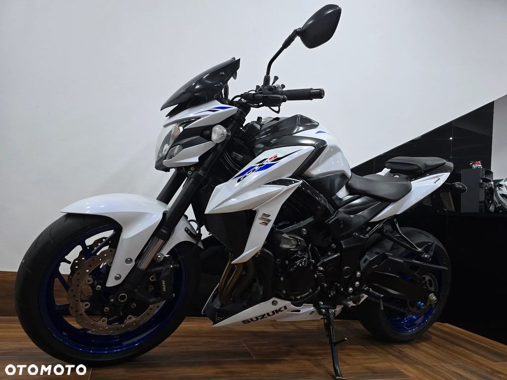 Suzuki GSX - 30