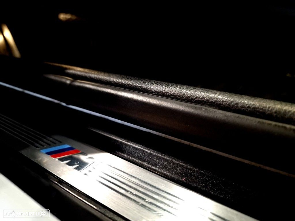 BMW 318 i Touring Pack M Auto - 31