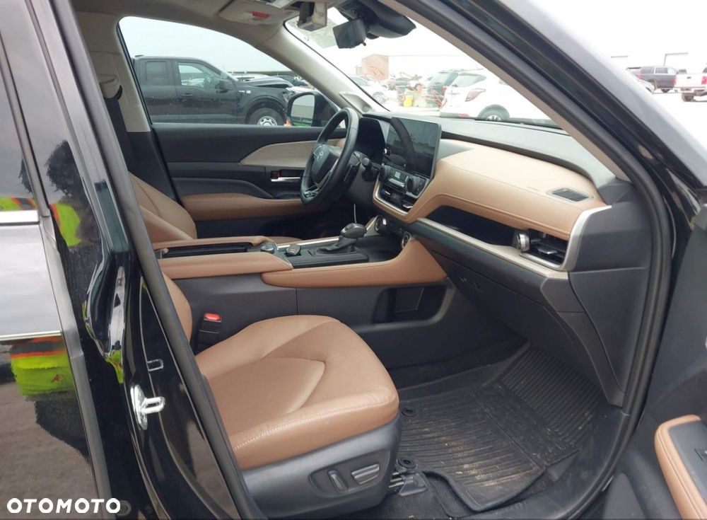 Toyota Grand Highlander - 11