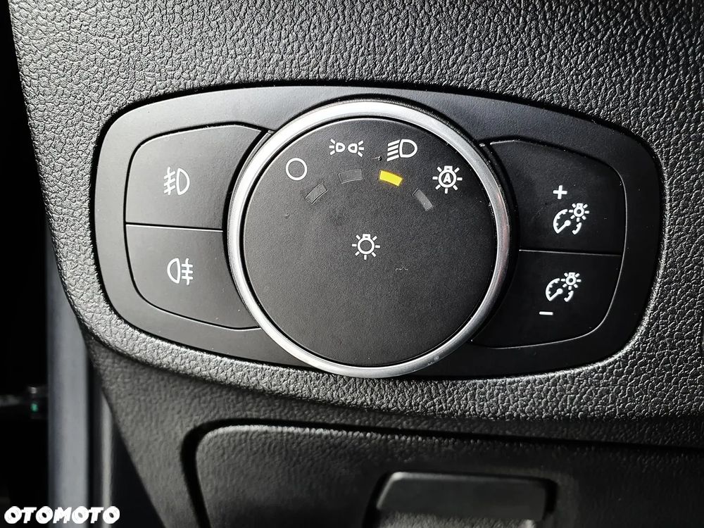 Ford Focus 1.5 EcoBoost Titanium ASS - 28