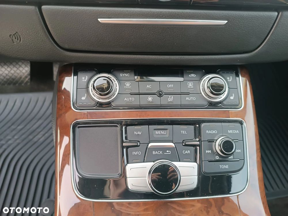 Audi A8 4.2 FSI L Quattro - 12