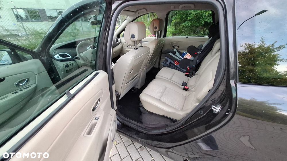 Renault Scenic 1.9 dCi Privilege Euro5 - 11
