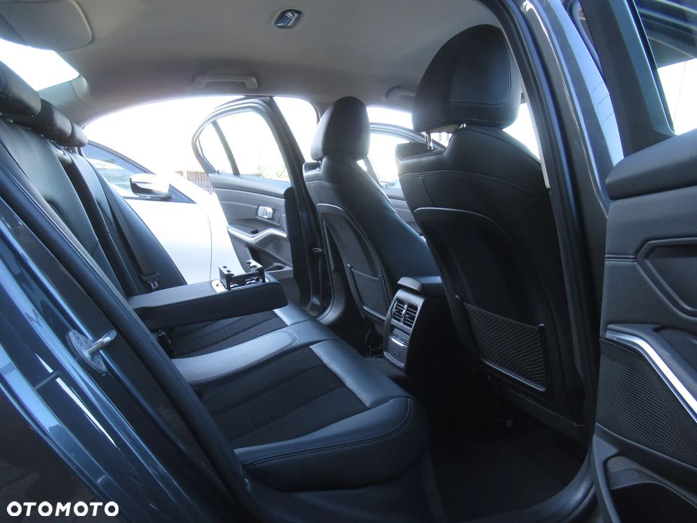BMW Seria 3 320d MHEV Sport Line - 8
