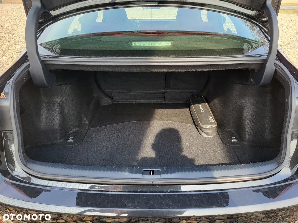 Lexus IS 200t / 300 F Sport - 18