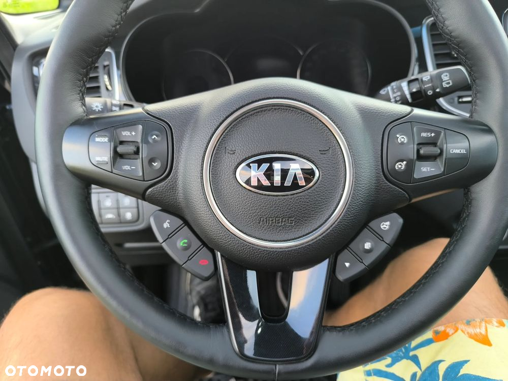 Kia Carens 1.7 CRDi L 7os - 13
