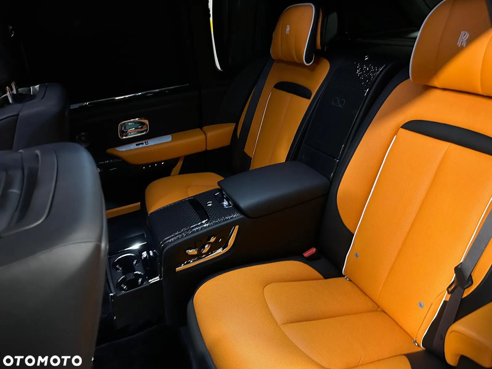 Rolls-Royce Cullinan Black Badge - 27