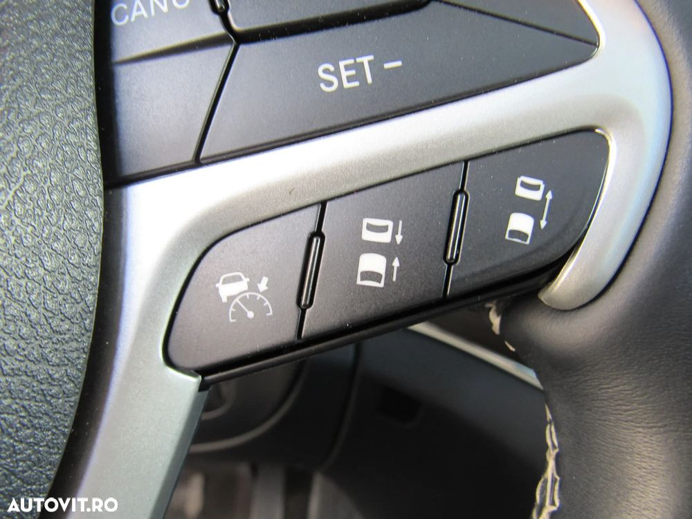 Jeep Grand Cherokee 3.0 TD AT Overland - 34