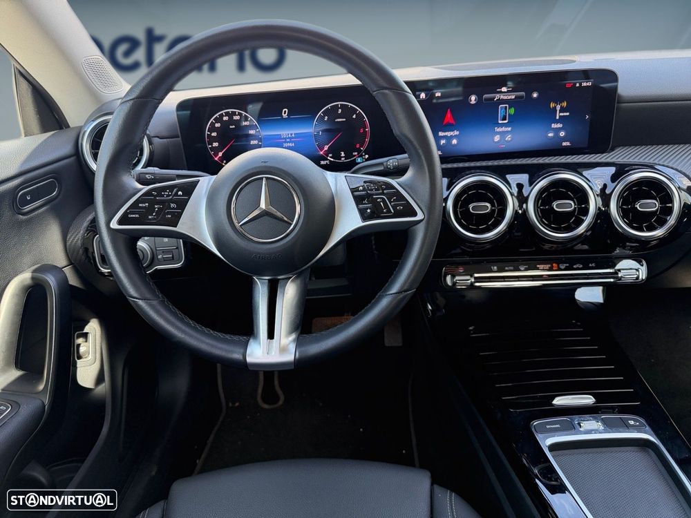Mercedes-Benz CLA 180 d - 11