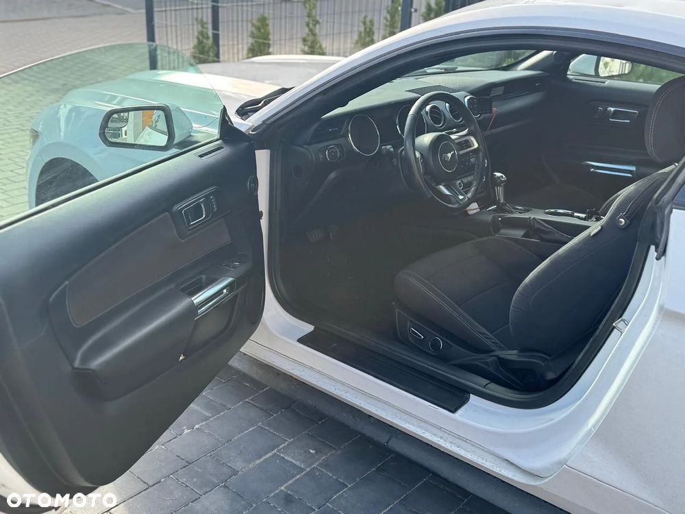 Ford Mustang - 10