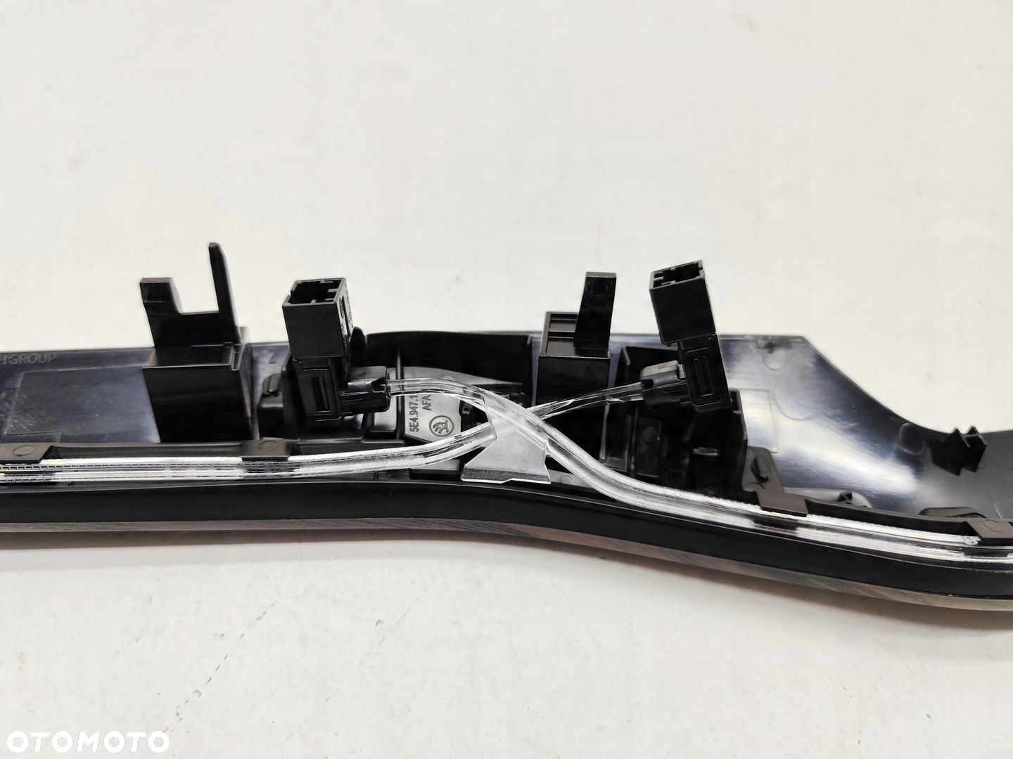 SKODA OCTAVIA IV DEKOR LISTWA OZDOBNA DEKOR DESKI LED 5E4853192C 3F1 - 7