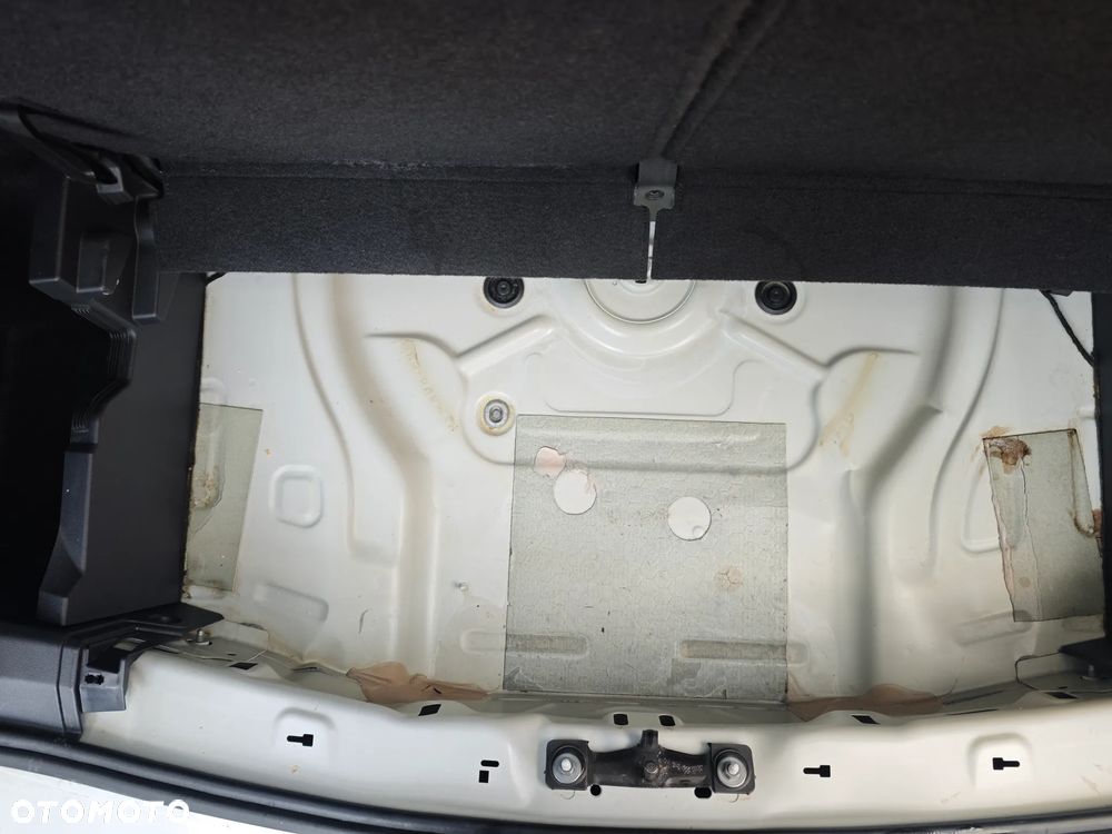 Volkswagen Tiguan - 26