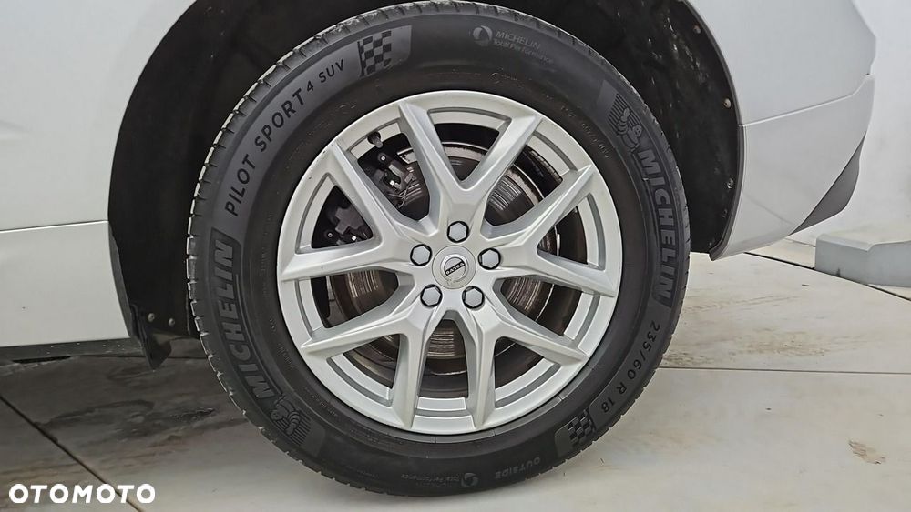 Volvo XC 60 B4 B Momentum - 24