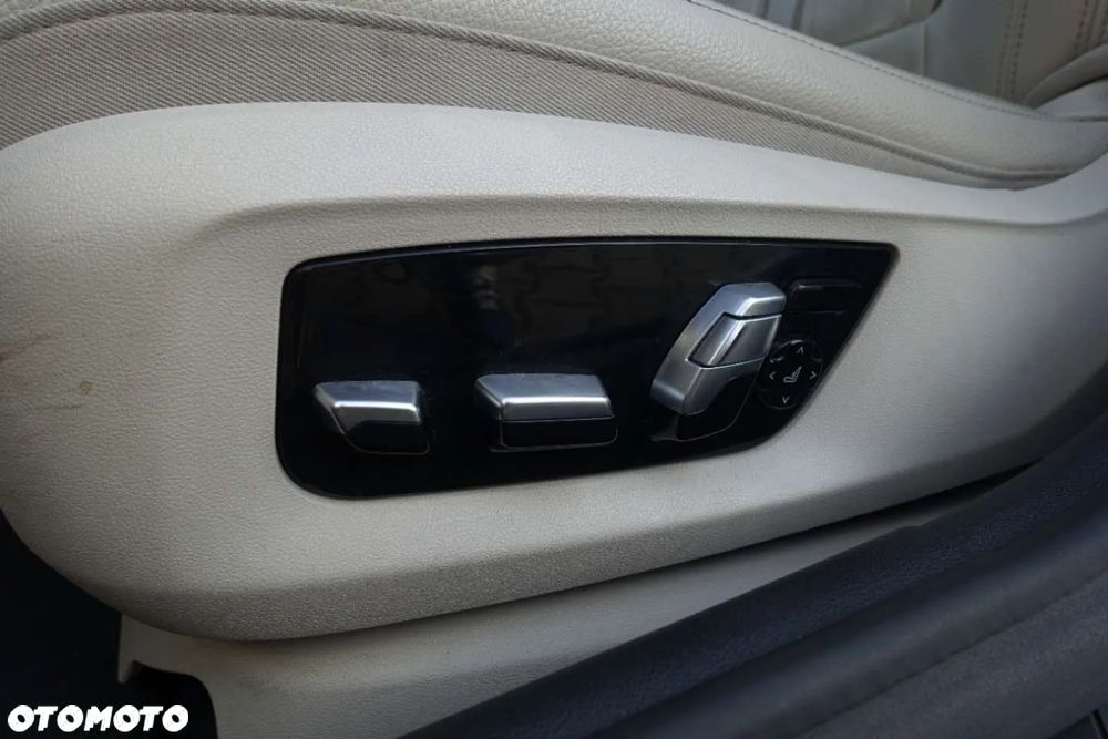 BMW Seria 5 520i GPF - 16