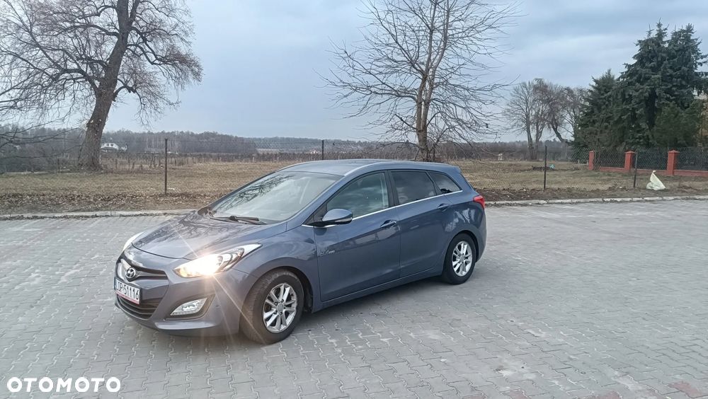Hyundai i30 blue 1.6 CRDi Trend - 11
