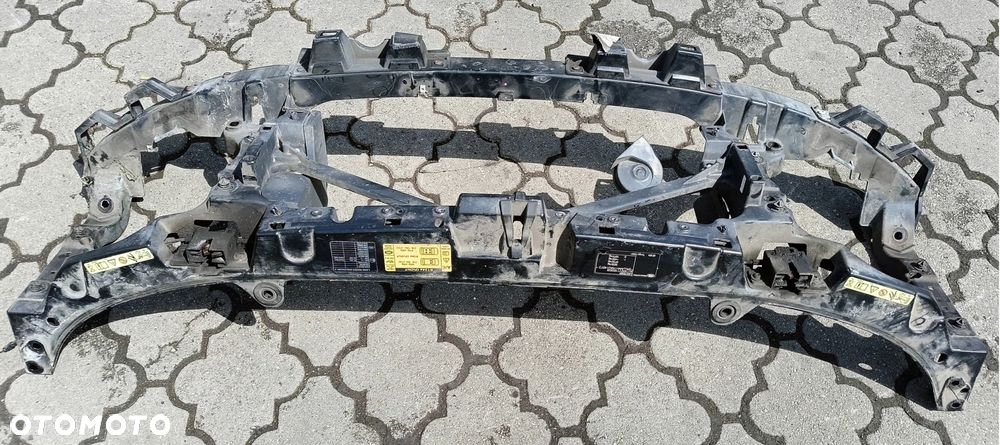 Discovery III pas przedni wzmocnienie stan bdb bez uszkodzeń Land Rover