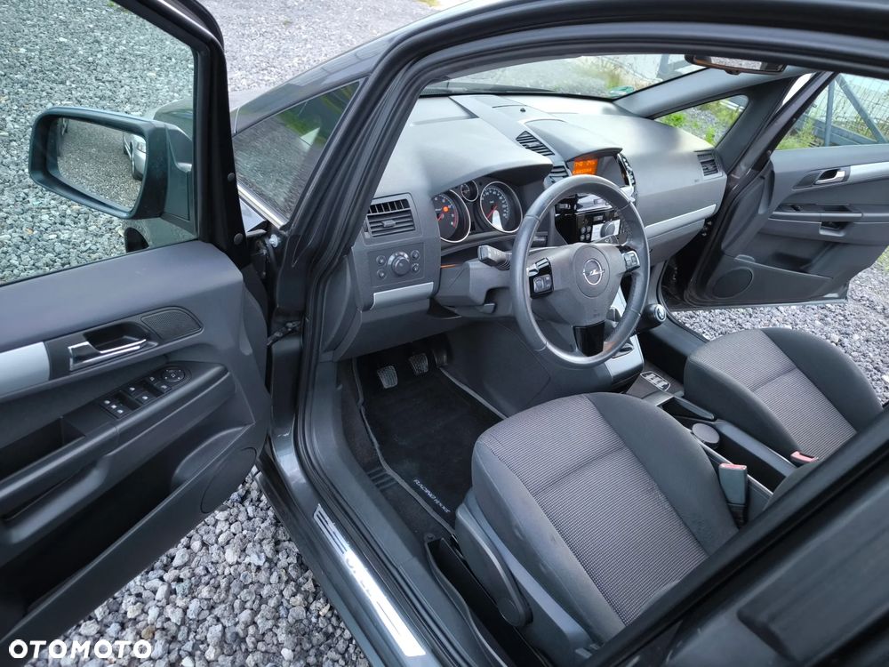 Opel Zafira - 17