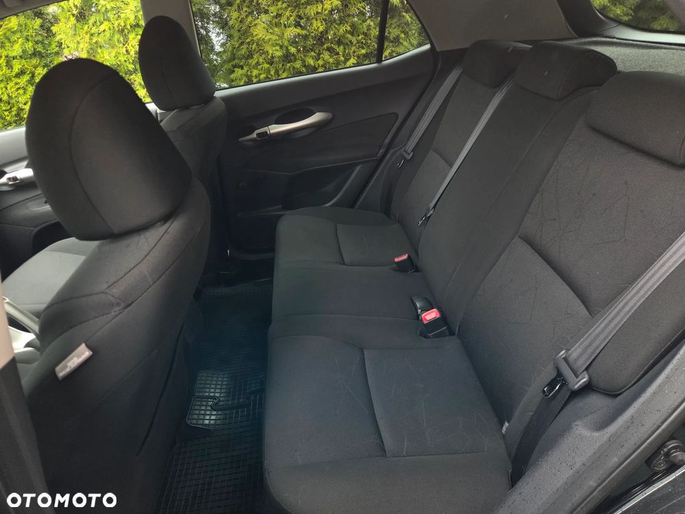 Toyota Auris 1.4 D-4D Terra - 23