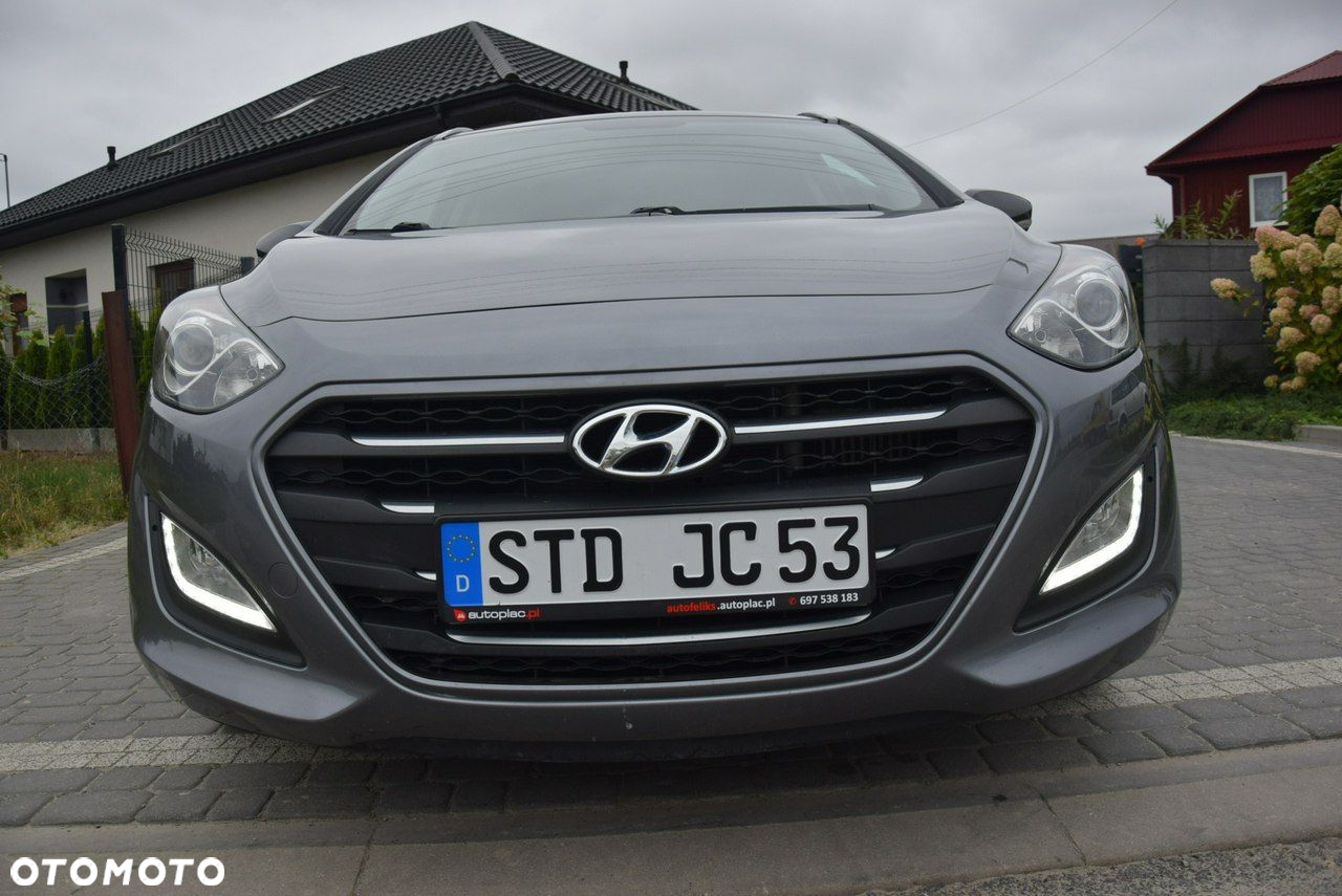 Hyundai i30 blue 1.6 CRDi YES Gold - 5